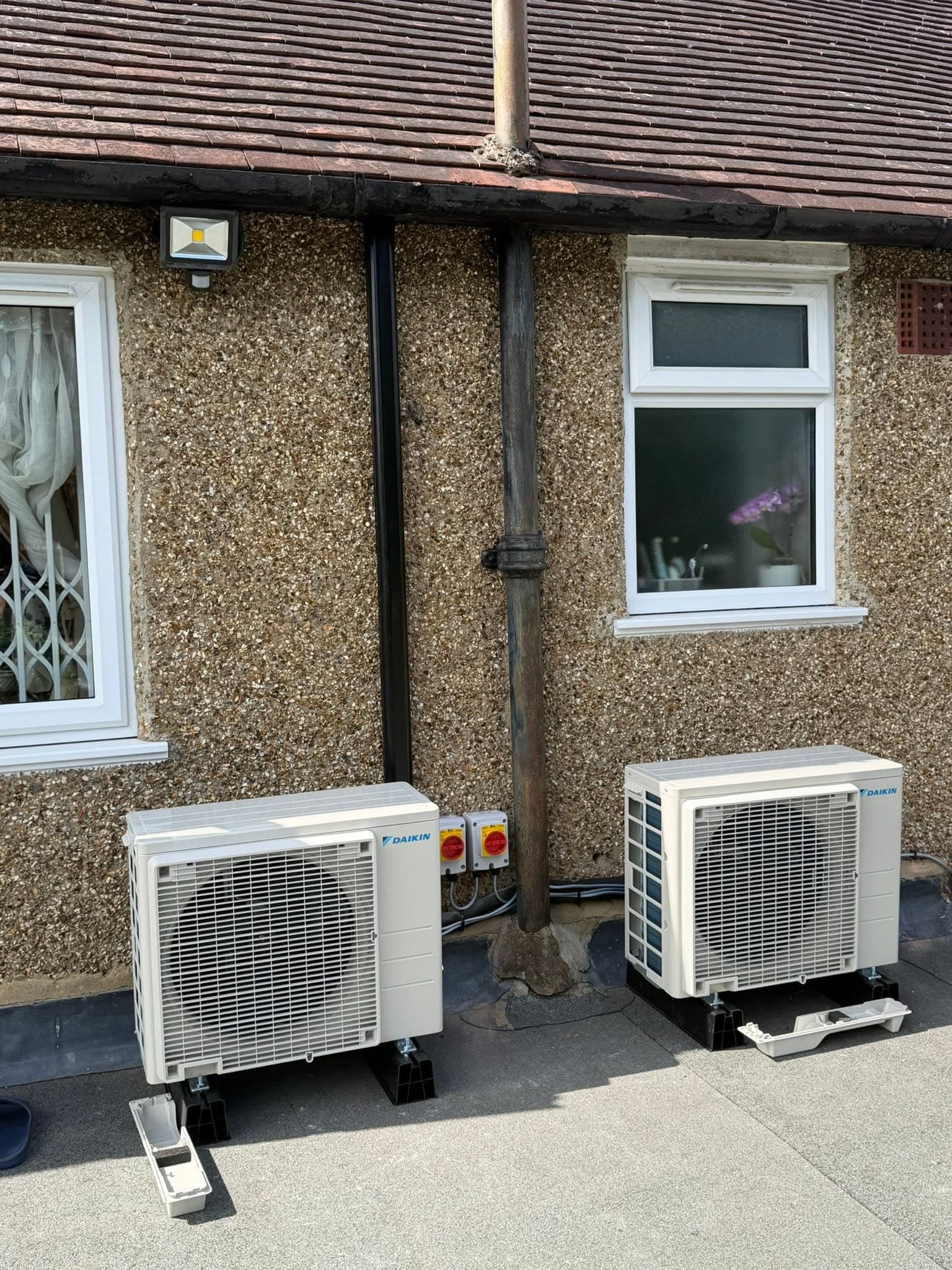 Dual Split System — Surrey — photo 6