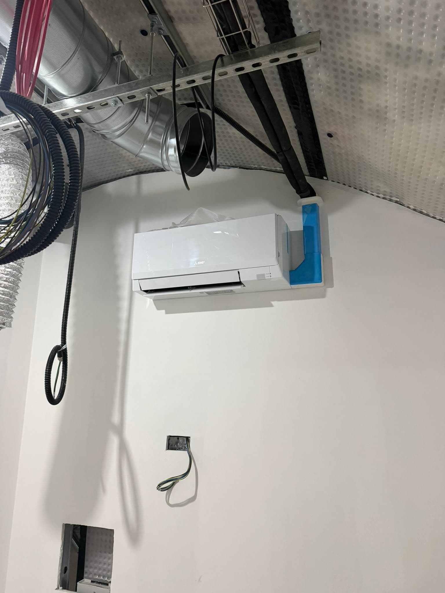 Office Air Conditioning — photo 5