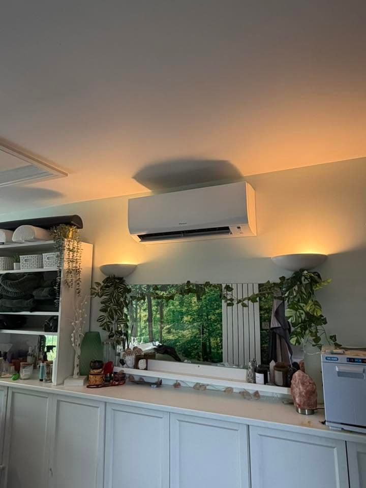 Up Town Tanning & Bella's Boutique — photo 2